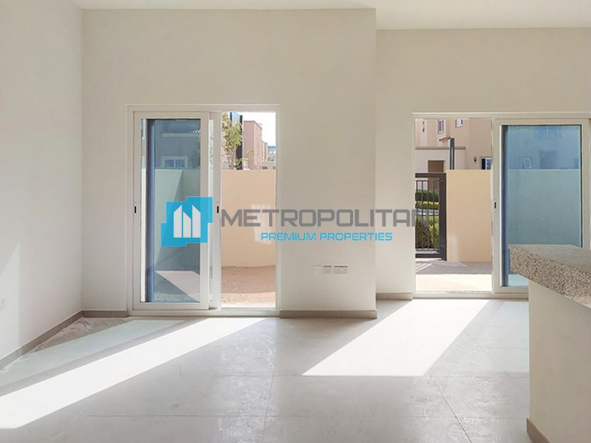 Picture of Home For Sale in Dubailand, Dubai, United Arab Emirates