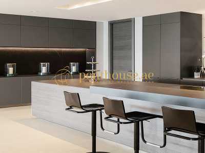 Apartment For Sale in Palm Jumeirah, United Arab Emirates