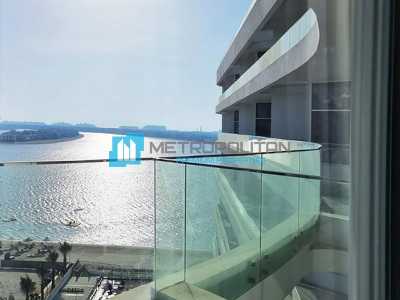 Apartment For Sale in Palm Jumeirah, United Arab Emirates