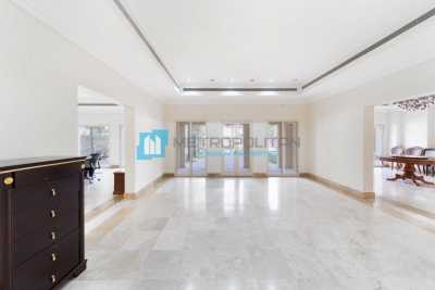 Villa For Rent in The Lakes, United Arab Emirates