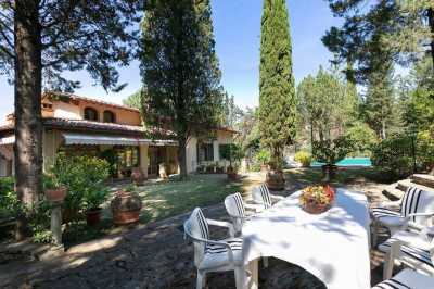 Villa For Sale in Scandicci, Italy