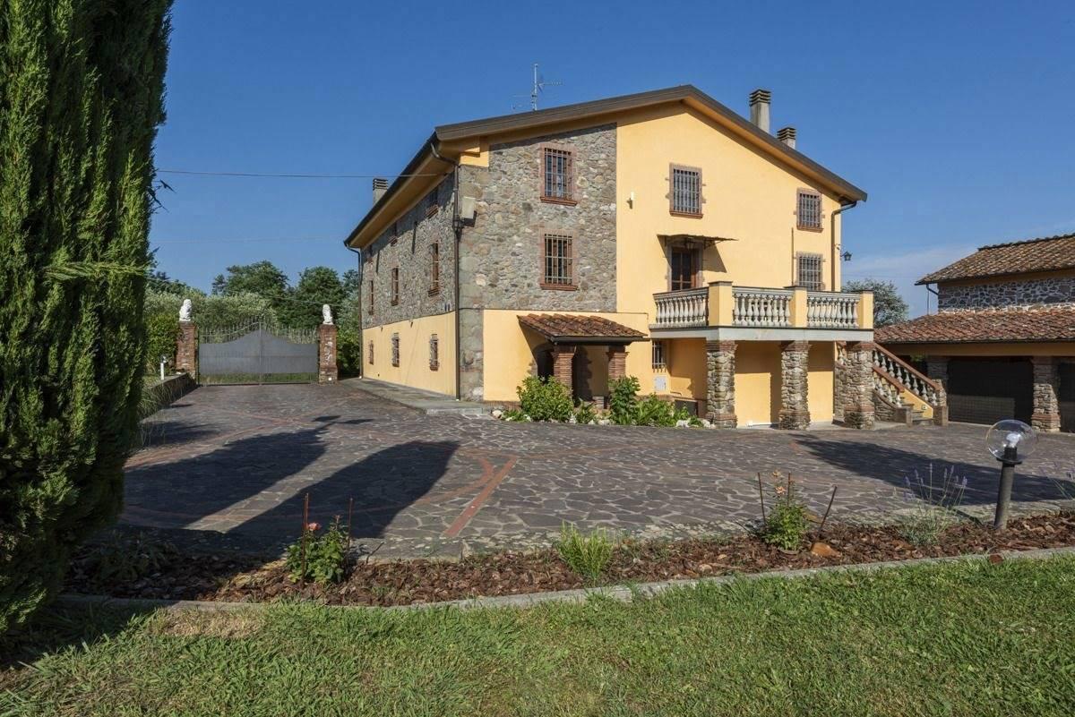 Picture of Villa For Sale in Capannori, Tuscany, Italy