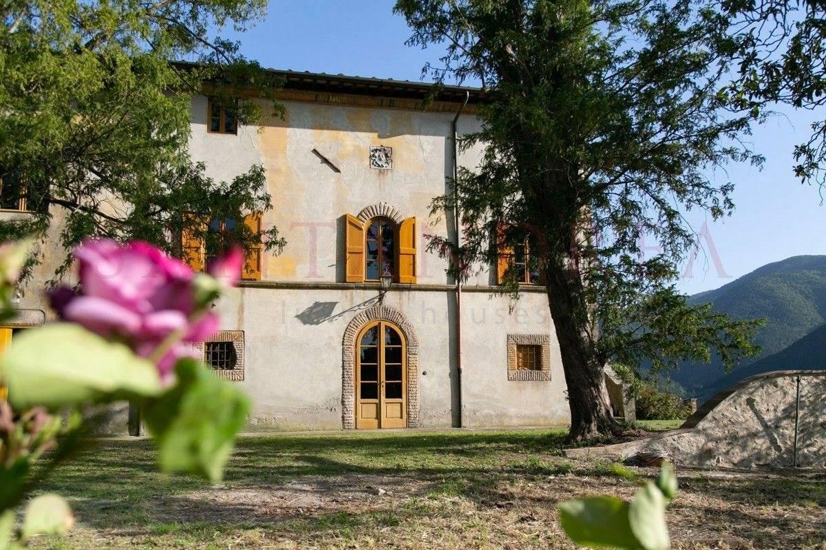 Picture of Villa For Sale in Capannori, Tuscany, Italy