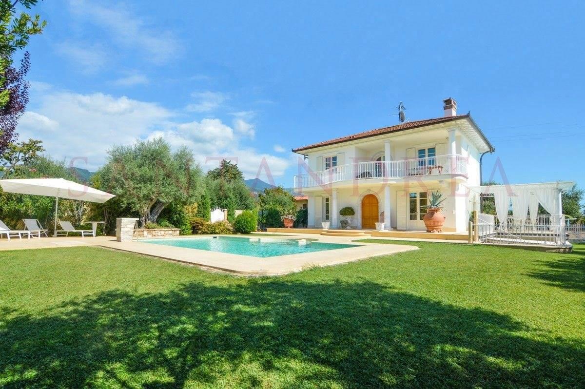 Picture of Villa For Sale in Pietrasanta, Tuscany, Italy
