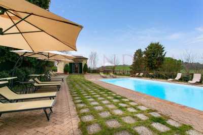 Villa For Sale in Asciano, Italy