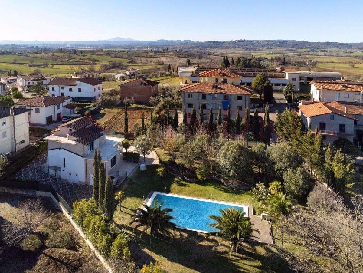 Picture of Villa For Sale in Marciano Della Chiana, Tuscany, Italy