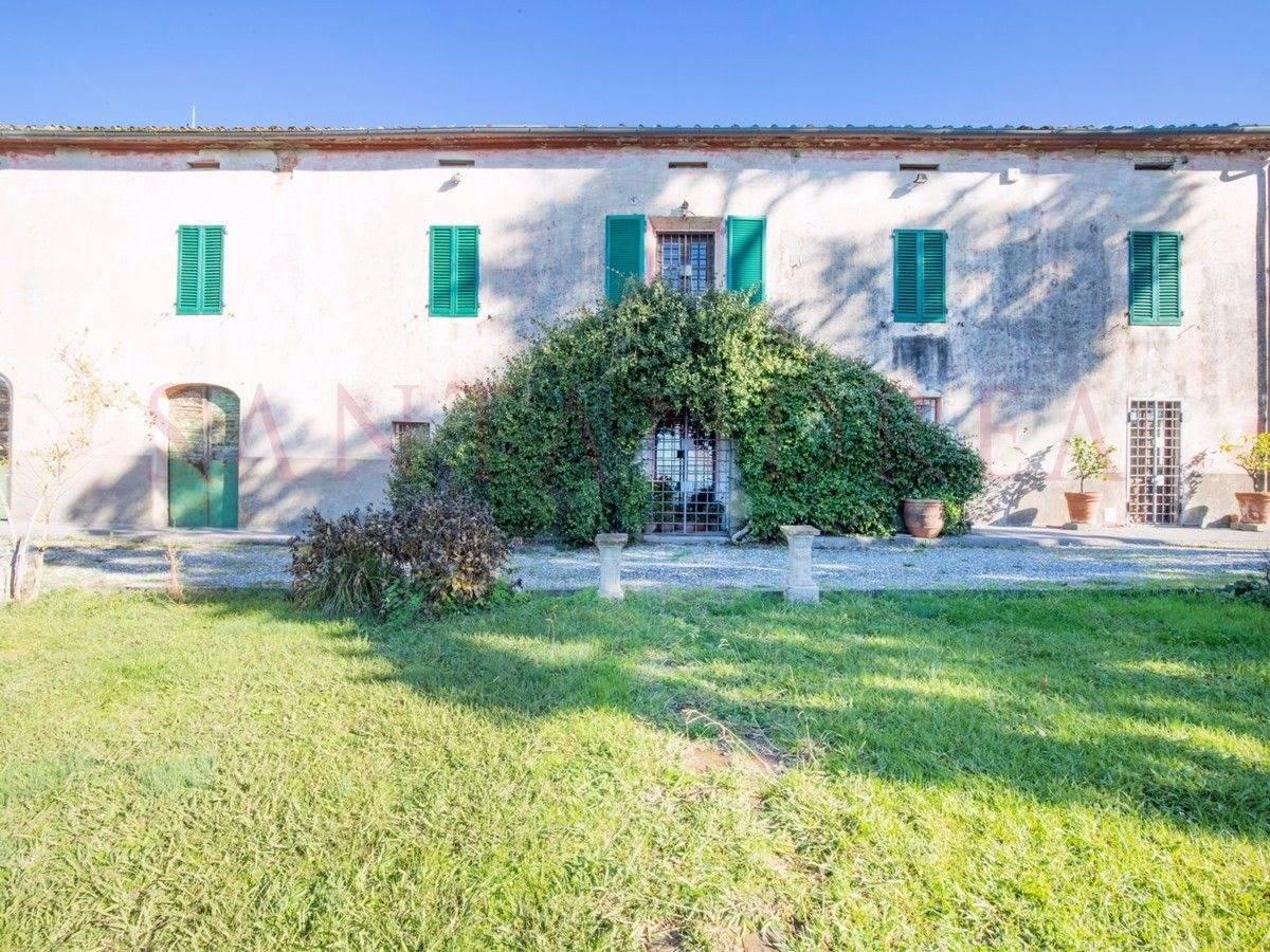 Picture of Villa For Sale in Capannori, Tuscany, Italy