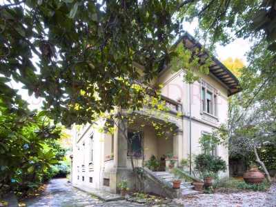 Villa For Sale in Lucca, Italy