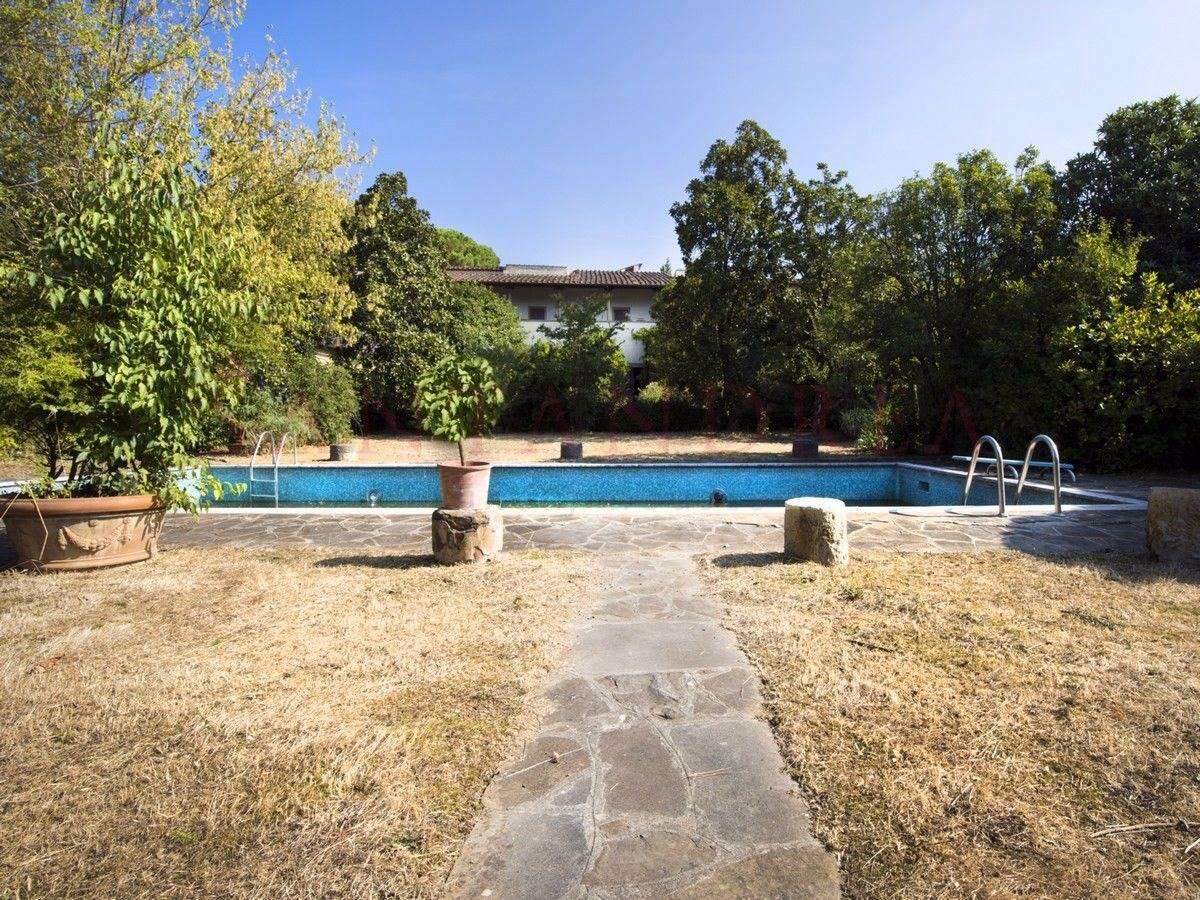 Picture of Villa For Sale in Sesto Fiorentino, Tuscany, Italy