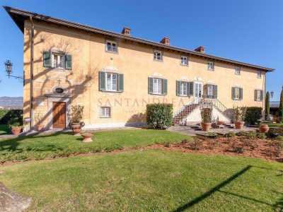 Villa For Sale in Lucca, Italy