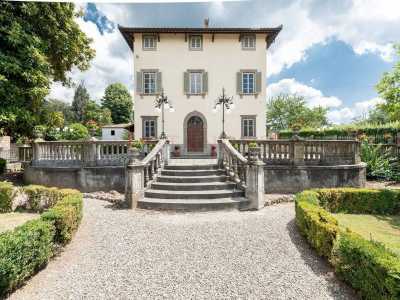 Villa For Sale in Lucca, Italy