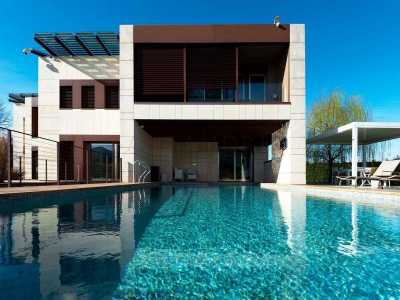 Villa For Sale in Capannori, Italy