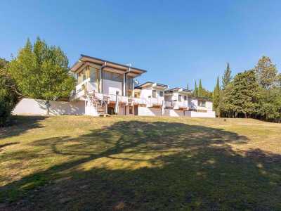 Villa For Sale in 