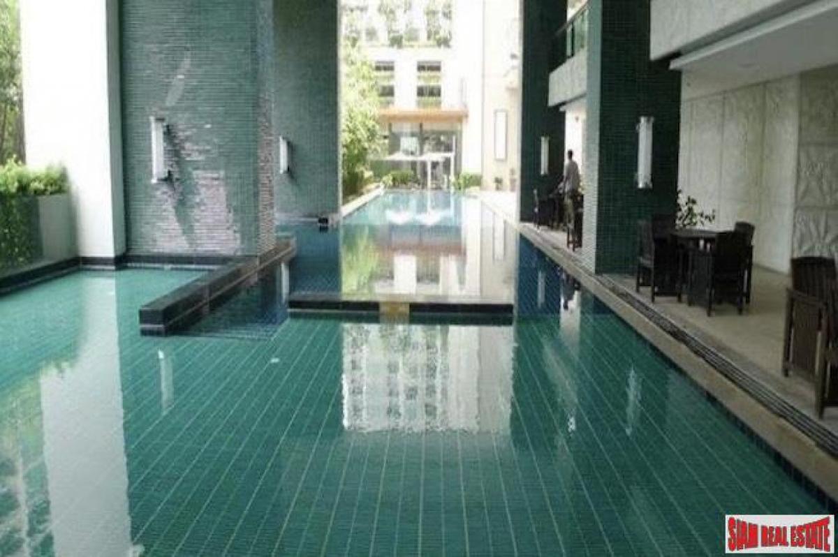 Picture of Apartment For Sale in Phloen Chit, Bangkok, Thailand