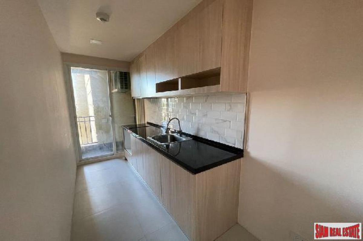 Picture of Apartment For Sale in Phunnawithee, Bangkok, Thailand