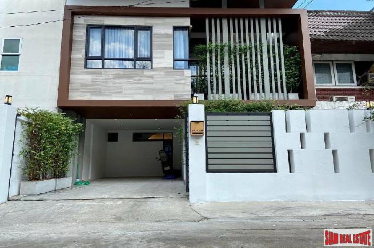 Picture of Home For Sale in Ekkamai, Bangkok, Thailand