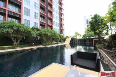 Apartment For Sale in Phra Khanong, Thailand