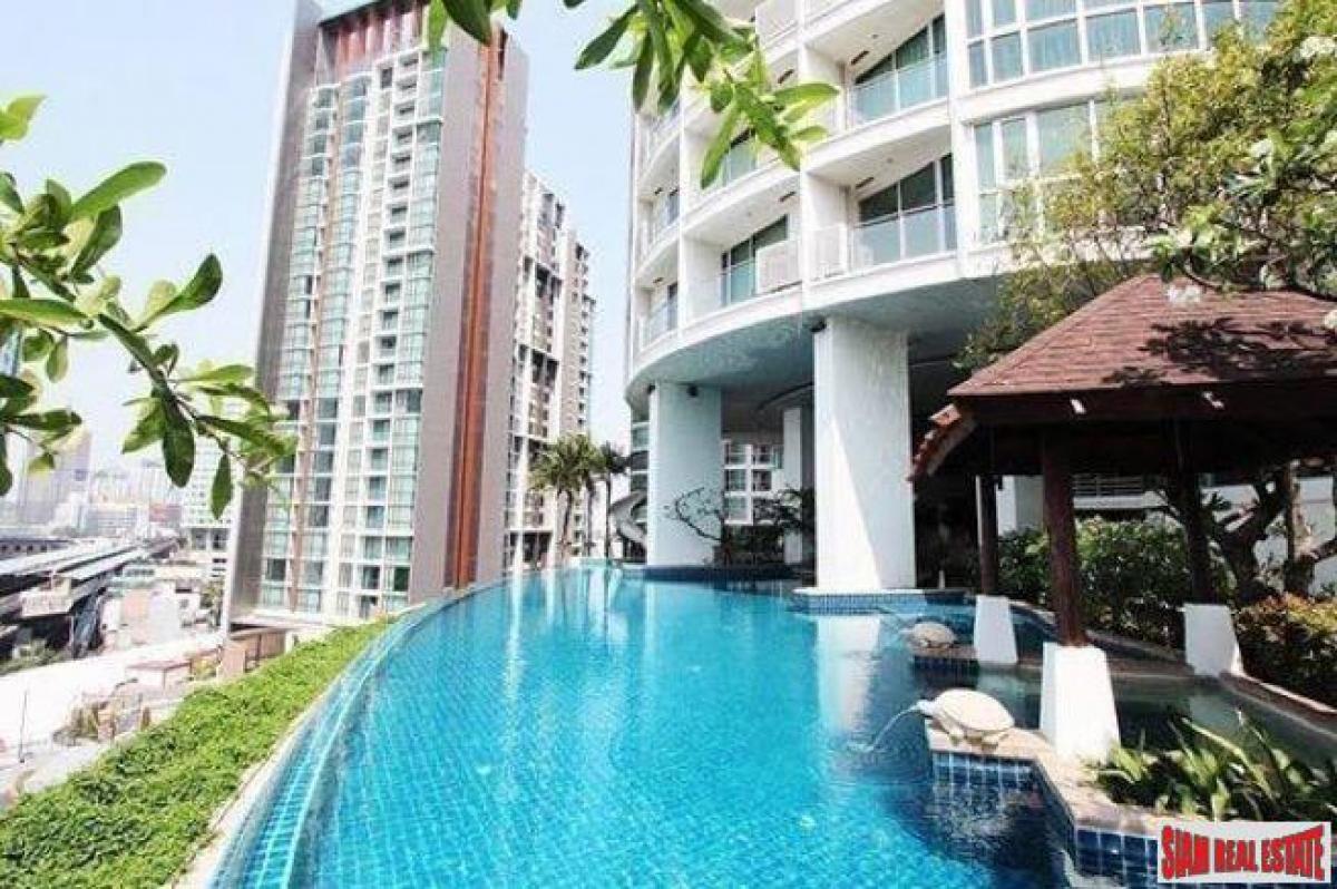Picture of Apartment For Sale in Phra Khanong, Samut Prakan, Thailand