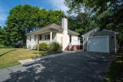 Home For Sale in South Dartmouth, Massachusetts