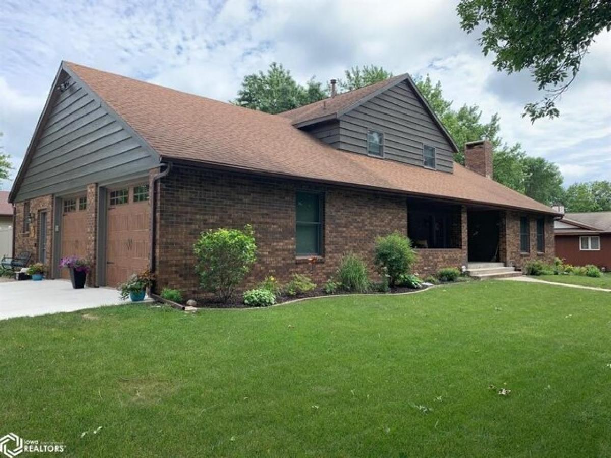 Picture of Home For Sale in Algona, Iowa, United States