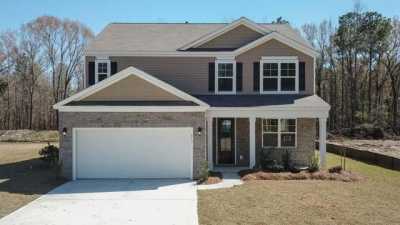 Home For Sale in Summerville, South Carolina