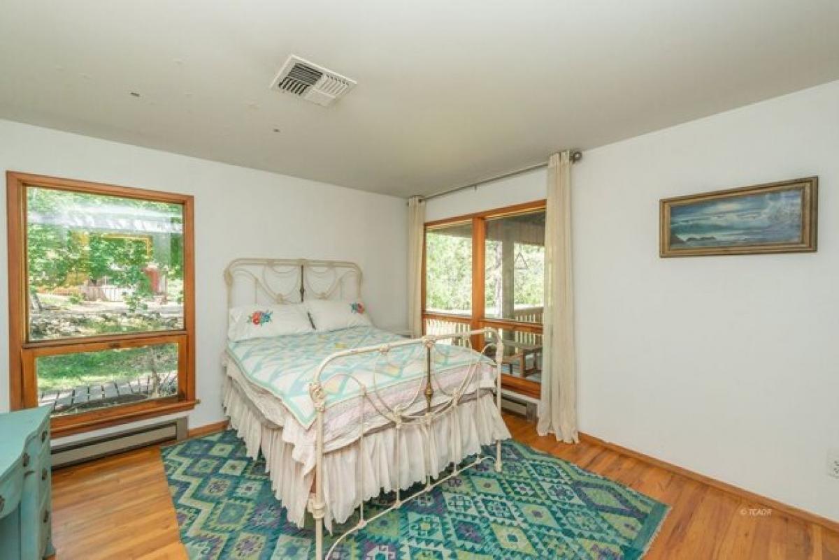 Picture of Home For Sale in Weaverville, California, United States