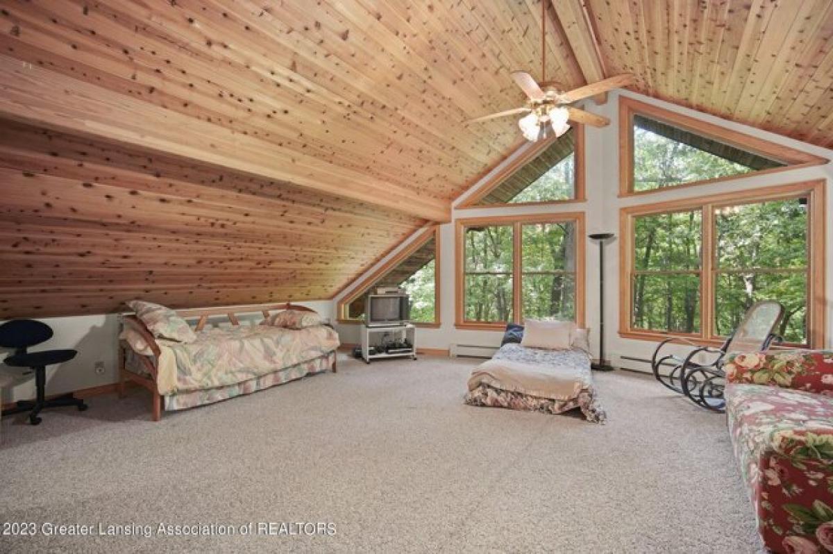 Picture of Home For Sale in Albion, Michigan, United States