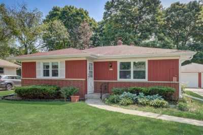 Home For Sale in Brown Deer, Wisconsin