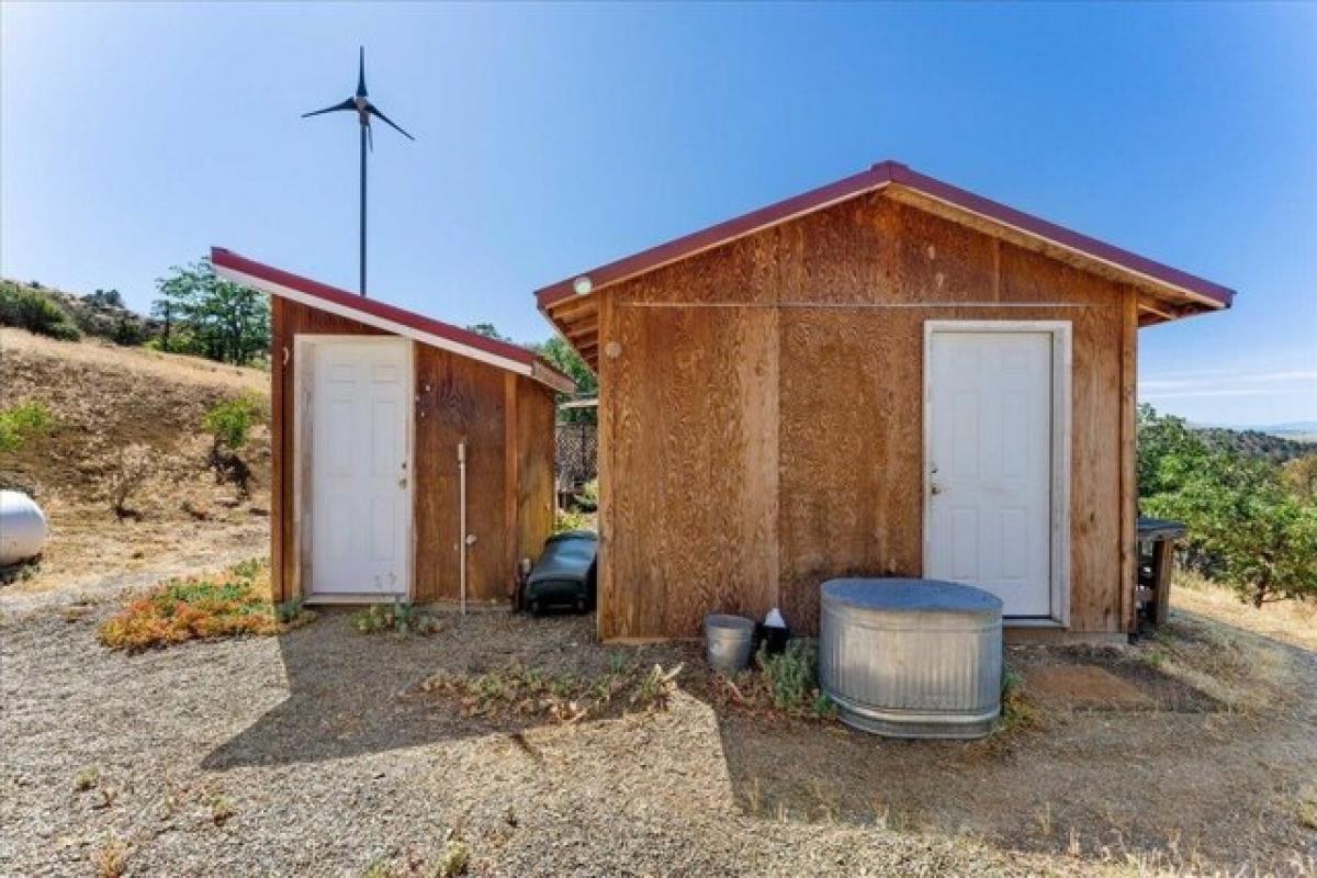 Picture of Home For Sale in Hornbrook, California, United States