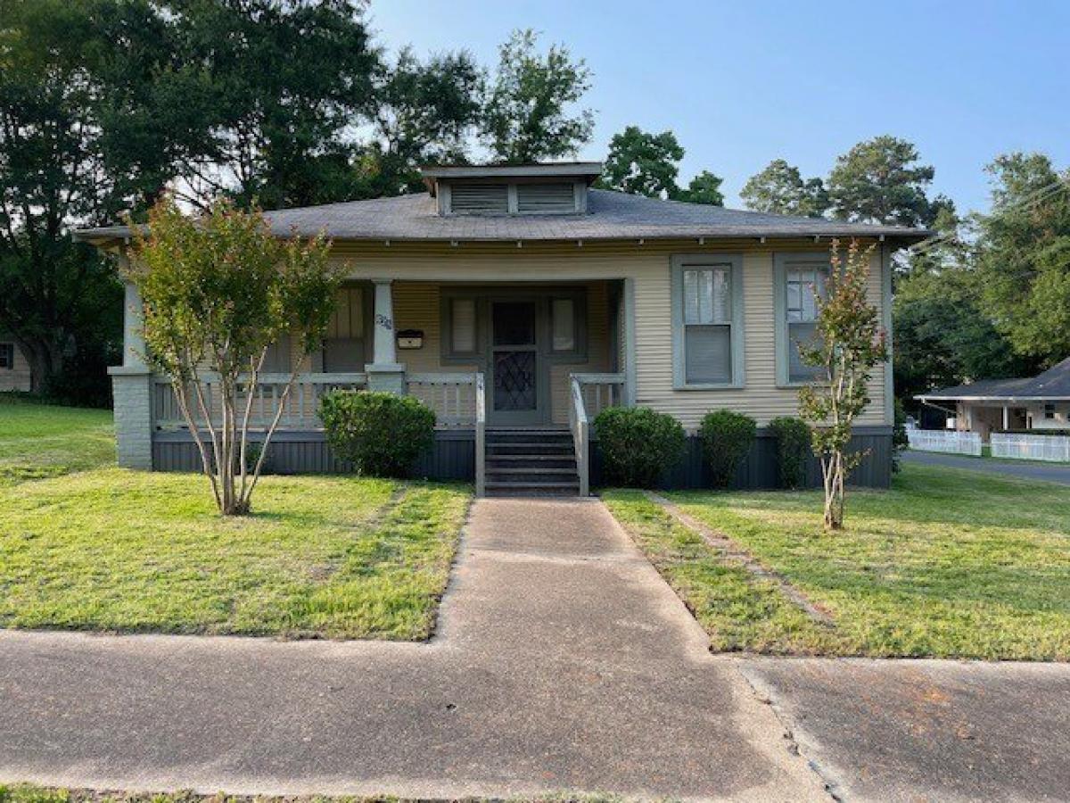 Picture of Home For Sale in El Dorado, Arkansas, United States
