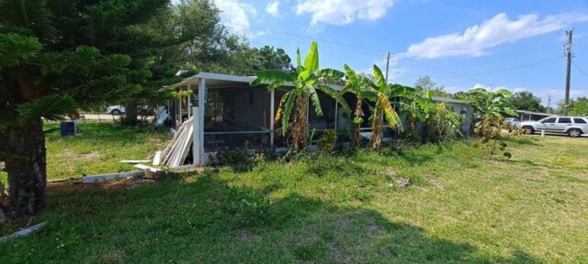 Picture of Home For Sale in Moore Haven, Florida, United States