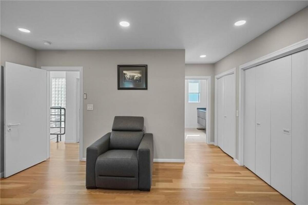 Picture of Home For Sale in Providence, Rhode Island, United States