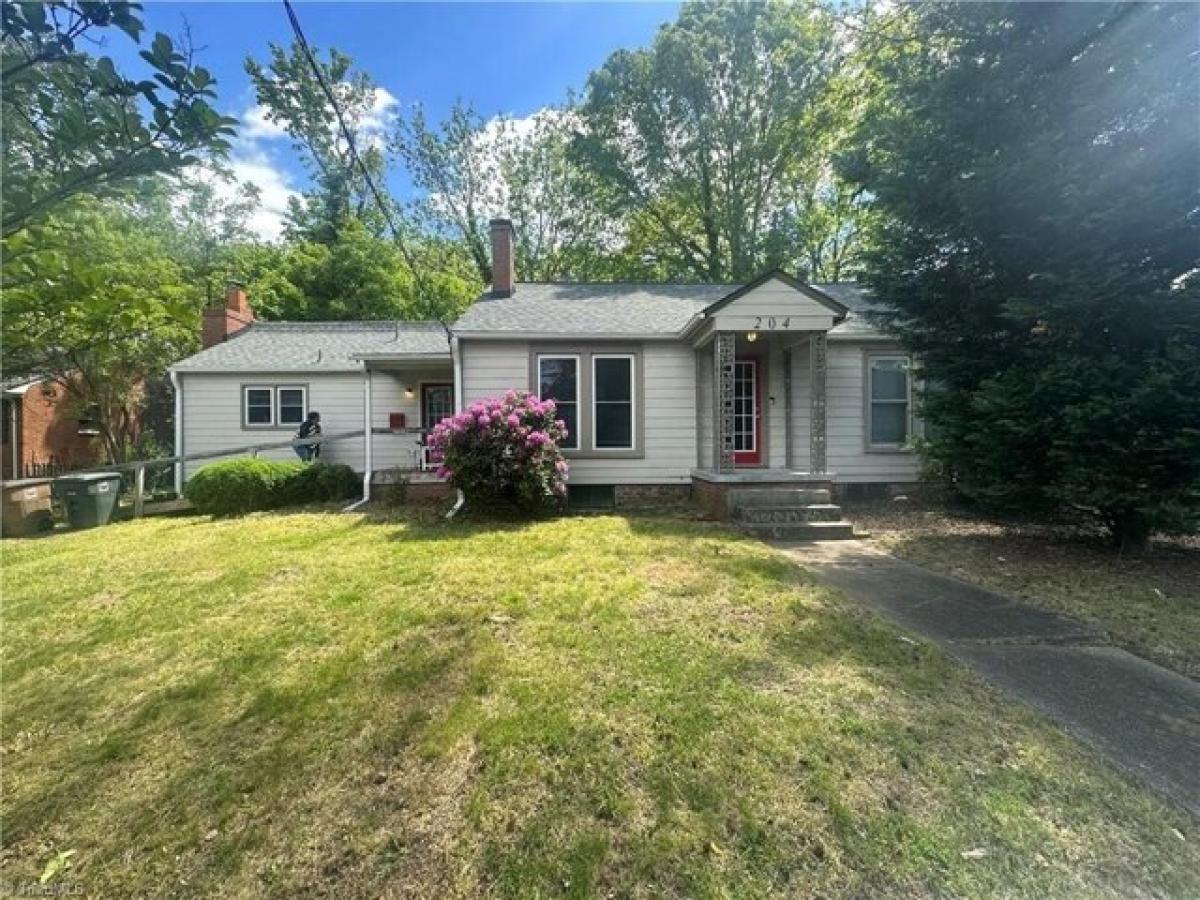 Picture of Home For Sale in Greensboro, North Carolina, United States