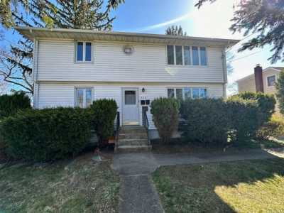 Apartment For Rent in East Northport, New York