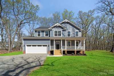 Home For Sale in Statesville, North Carolina