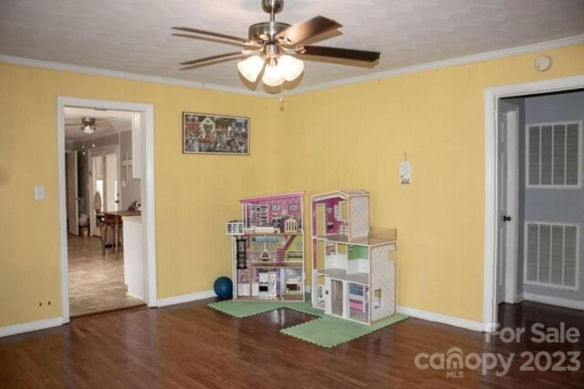 Picture of Home For Sale in Mooresboro, North Carolina, United States