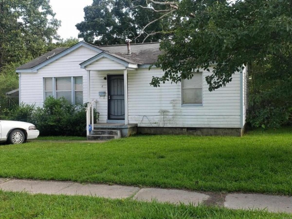 Picture of Home For Sale in Pine Bluff, Arkansas, United States