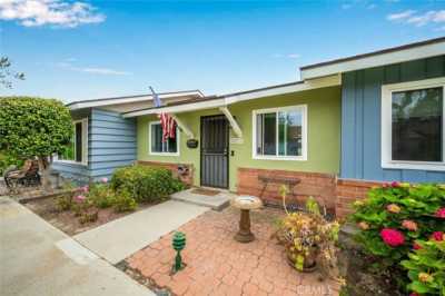 Home For Sale in Huntington Beach, California