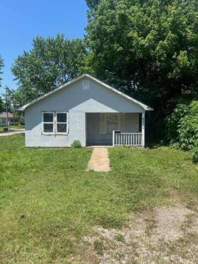Home For Sale in Aurora, Missouri