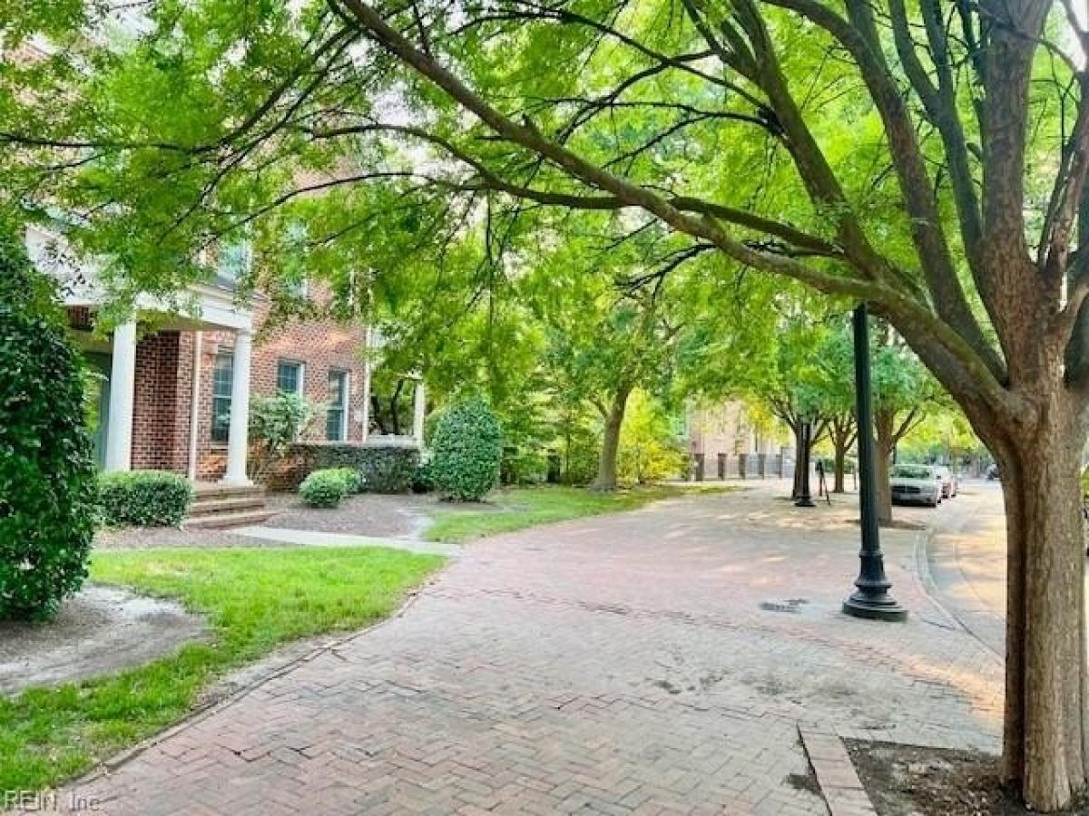 Picture of Home For Sale in Norfolk, Virginia, United States