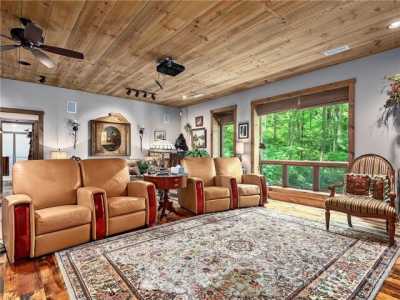 Home For Sale in Burnsville, North Carolina