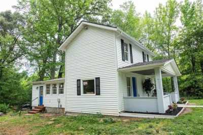 Home For Sale in Crozier, Virginia