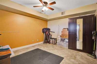 Home For Sale in Davie, Florida