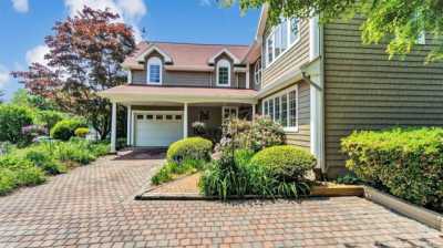 Home For Sale in East Moriches, New York