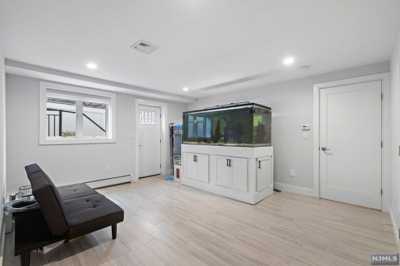 Home For Sale in Palisades Park, New Jersey