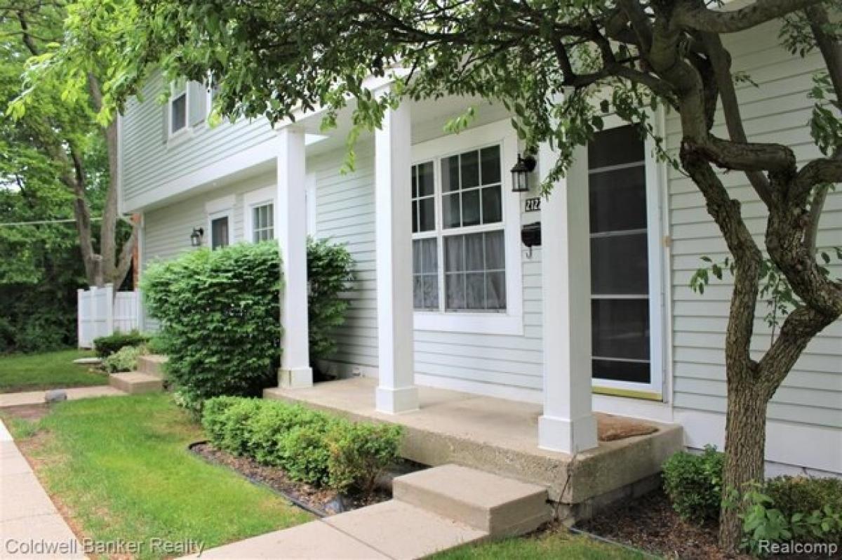 Picture of Home For Sale in Novi, Michigan, United States