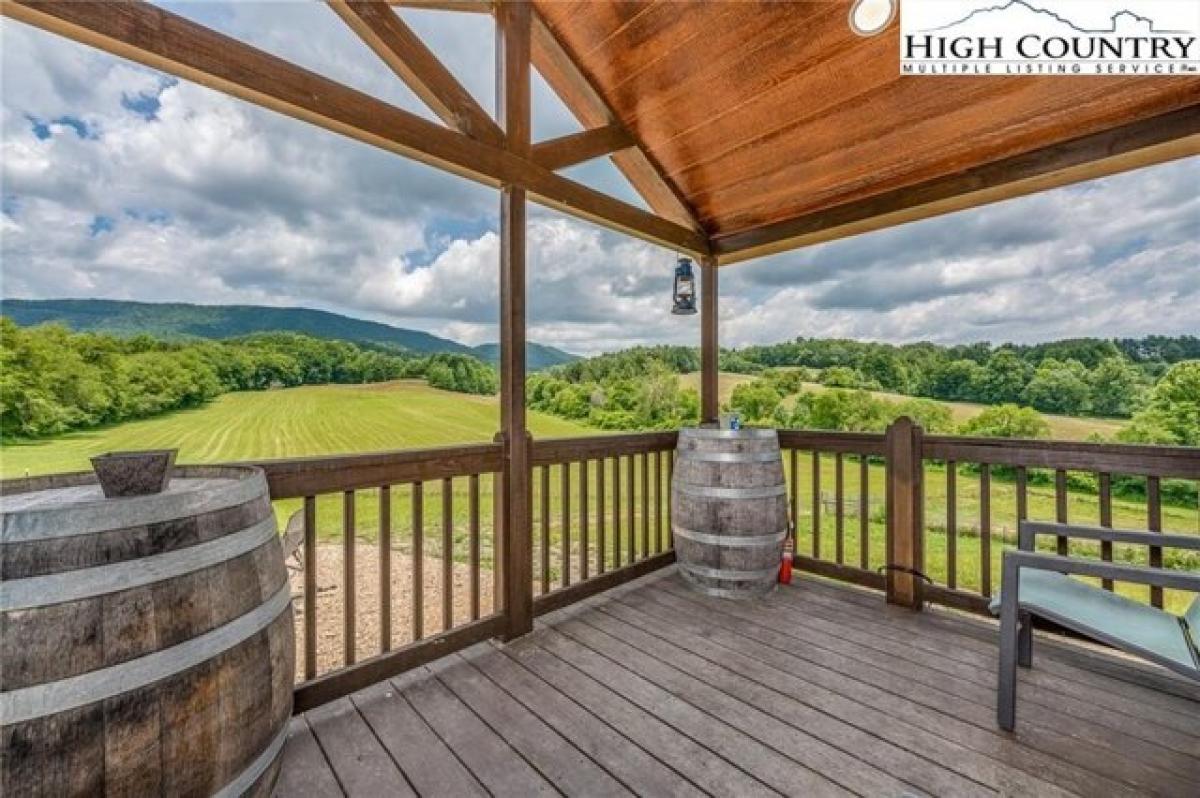 Picture of Home For Sale in Mountain City, Tennessee, United States