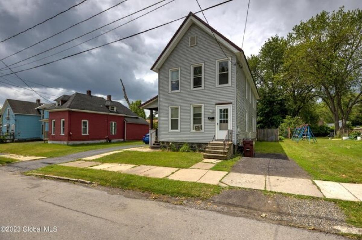 Picture of Home For Sale in Gloversville, New York, United States