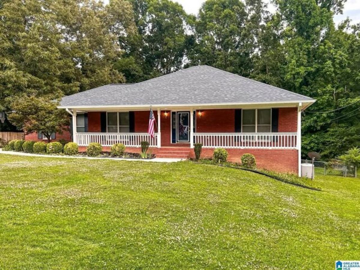 Picture of Home For Sale in Anniston, Alabama, United States