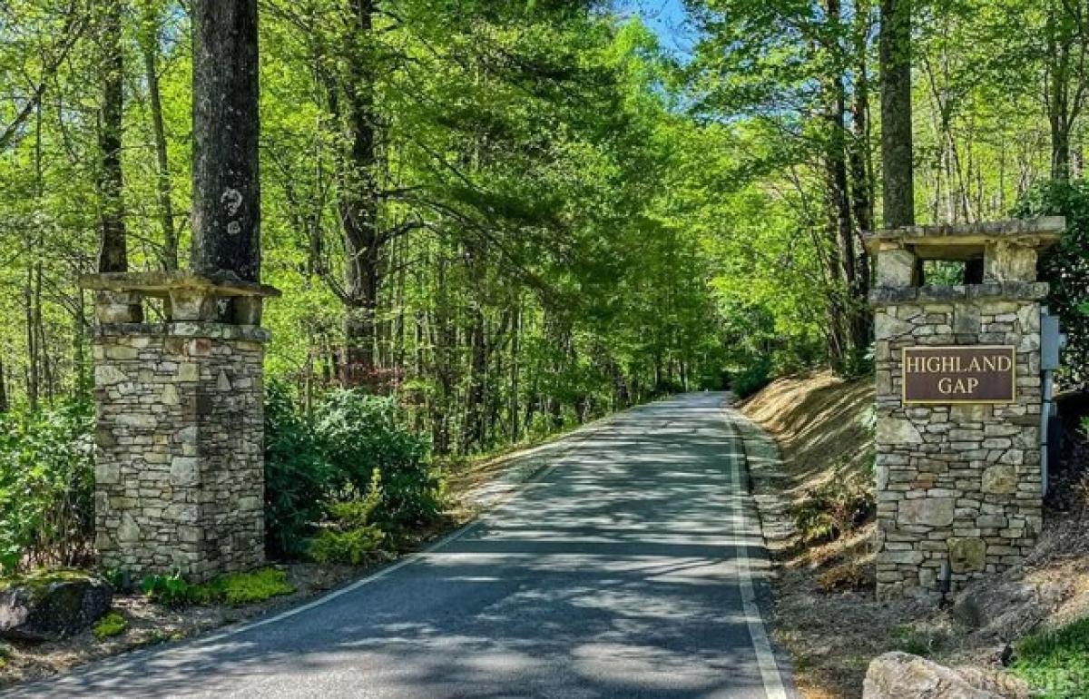 Picture of Residential Land For Sale in Scaly Mountain, North Carolina, United States